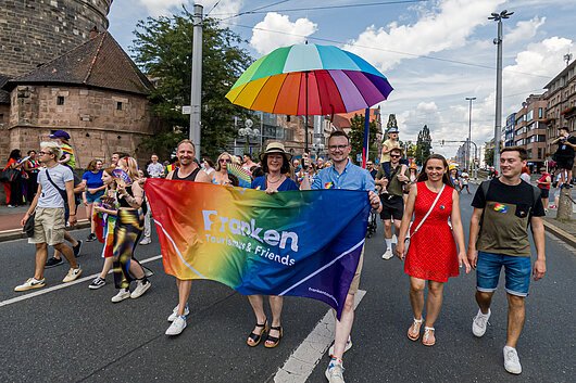 "FrankenTourismus and Friends" mit Peter Daniel Forster (Bezirkstagspräsident für Mittelfranken) beim CSD Nürnberg 2024